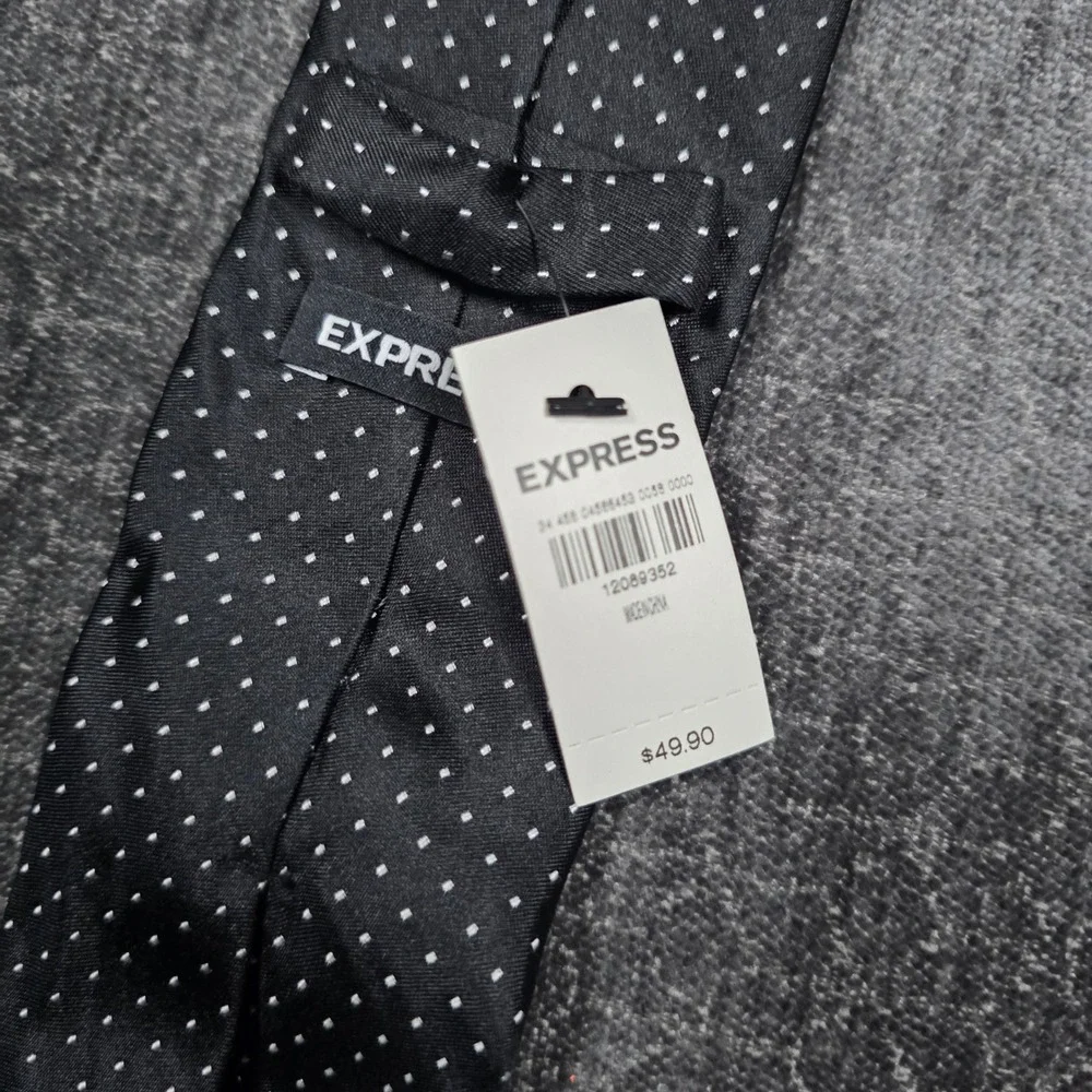 NWT Express Mens Black Silk Micro Dot Narrow Tie Modern Luxury 58